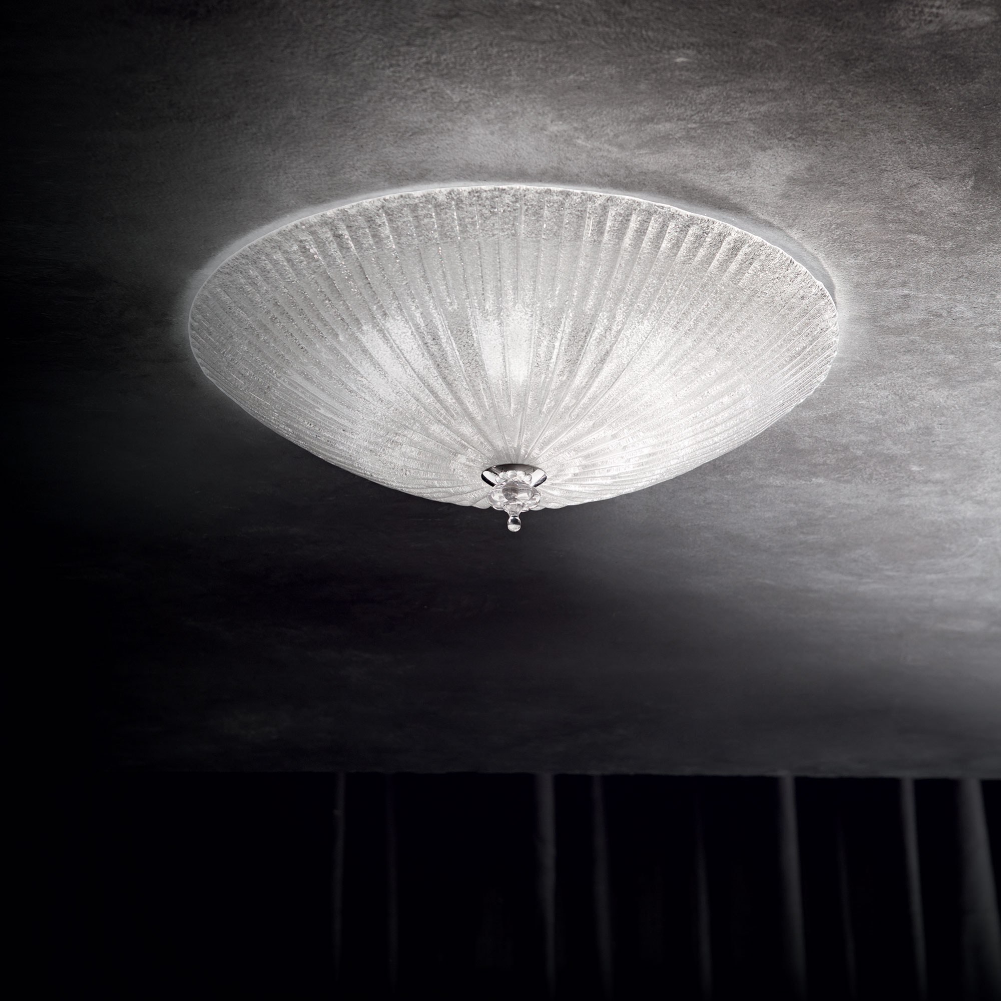 Lampadario Geometrico Oro con Linee Spigolose e LED